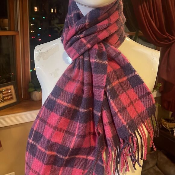 John hanly made In Ireland wool scarf - Picture 1 of 4